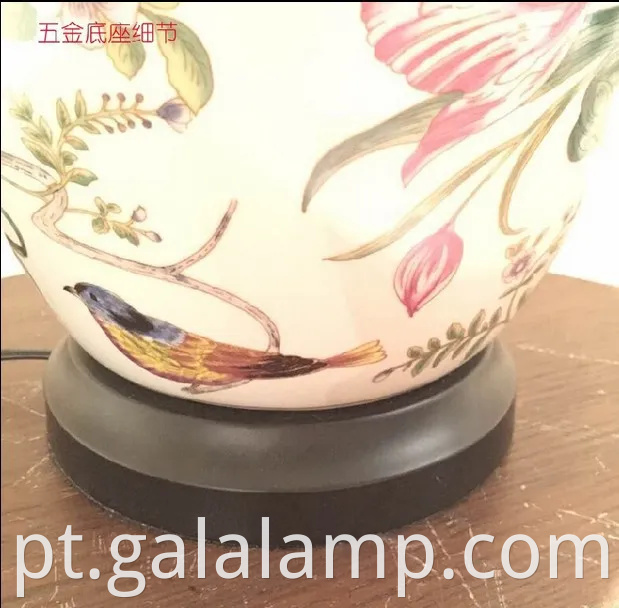 Lâmpada de cerâmica floral de coral requintada para decoração de casa elegante